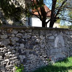 Kostol sv. Anny, múr hradbový