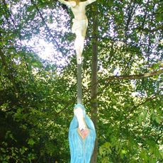 Kříž na rozcestí u domu 26 v Krásném Poli