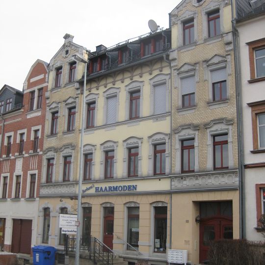 Mietshaus in geschlossener Bebauung mit Vorgarten Lützowstraße 15
