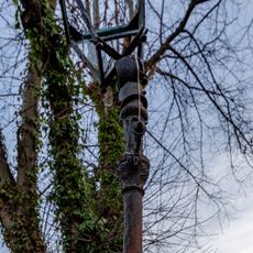 55 Marywood Square, Lamp Standard