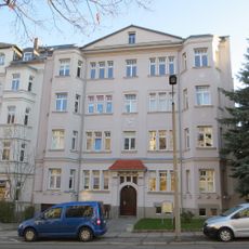 Mietshaus in ehemals geschlossener Bebauung Ulmenstraße 38