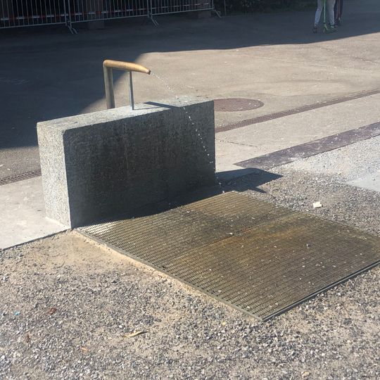 Brunnen bei der Alterssiedlung Grünau