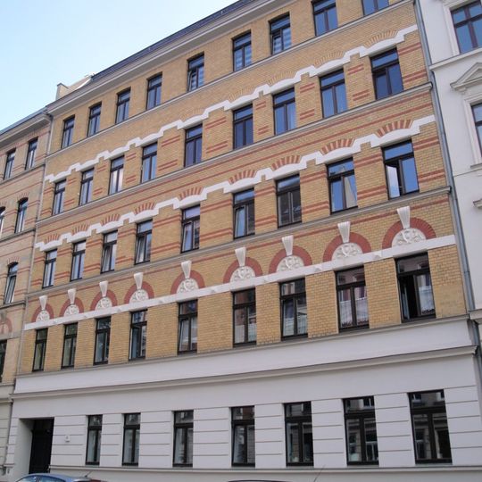 Charlottenstraße 11