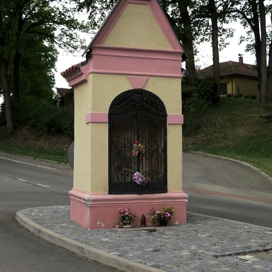 Výklenková kaplička Panny Marie