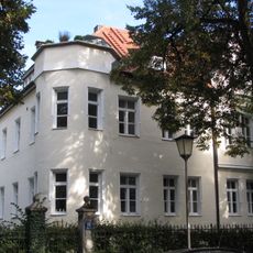 Schlichte Villa in Ecklage