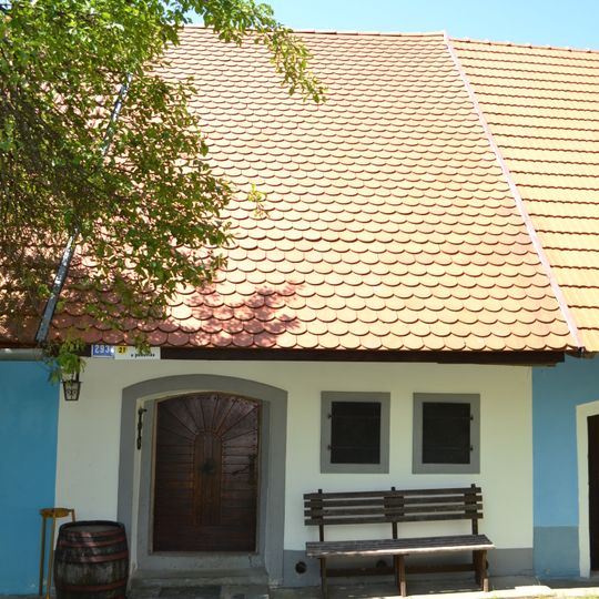 Vinohrad. chyžky s pivnicami, dom vinohradnícky