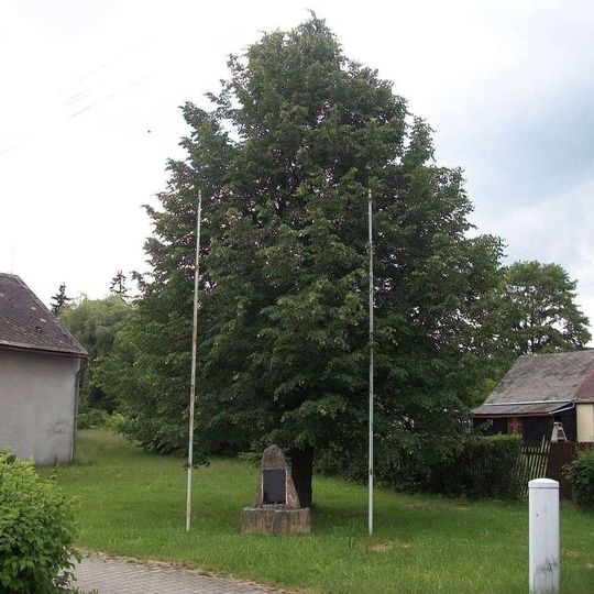 Památník stromu svobody v Bezvěrově