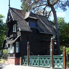 Pförtnerhaus & Tor Bergstraße 6