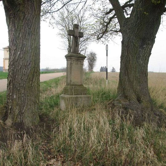 Kříž severně od Trojan