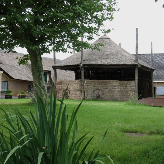 Boerderij "Vredebest": hooiberg