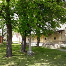 Kříž na návsi v Žimuticích