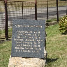 Památník obětem 1. sv. války u kaple v Pokojově