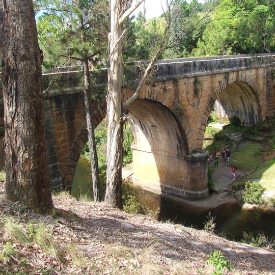 Ponte do Rio dos Papagaios