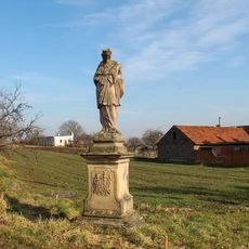 Socha svatého Jana Nepomuckého ve Střížově na hlavní křižovatce