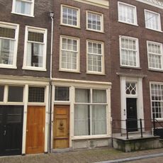 Pand met eenvoudige lijstgevel