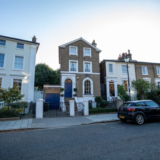 50, Stockwell Park Crescent Sw9