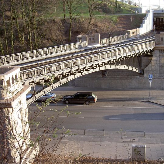 Hochbahnbrücke Helgoländer Allee