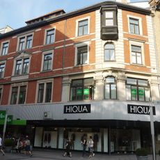 Wohn- und Geschäftshaus