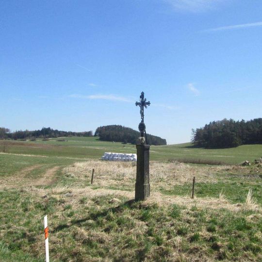 Kříž jižně od Kejnic