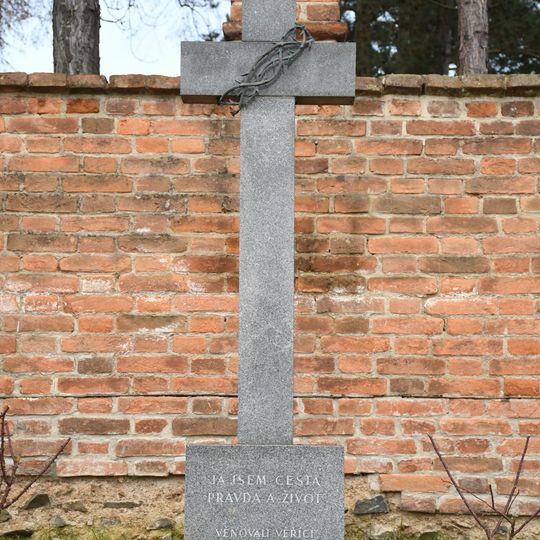 Wayside cross in front of the cemetery