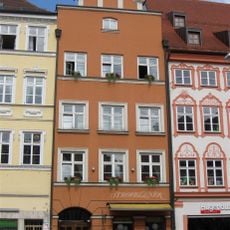 Wohn- und Geschäftshaus