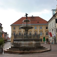 Florianibrunnen (Walter von der Vogelweide-Brunnen)