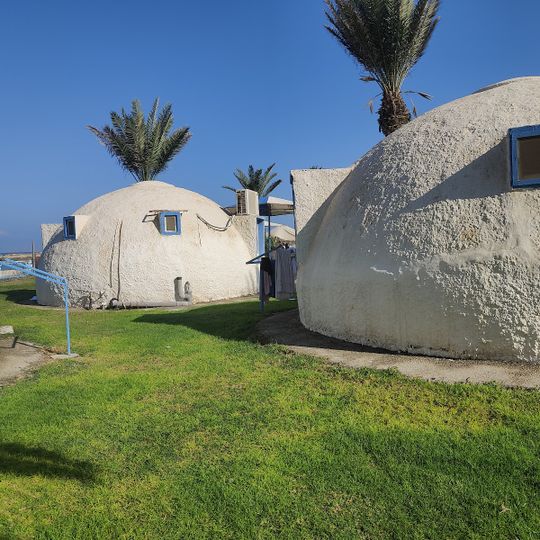 Holiday Village Dor