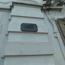 Pamětní deska Antonína Dvořáka na kostele svatého Vojtěcha v Praze