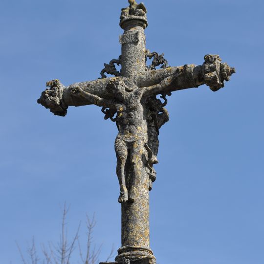 Croix du cimetière de Pesmes