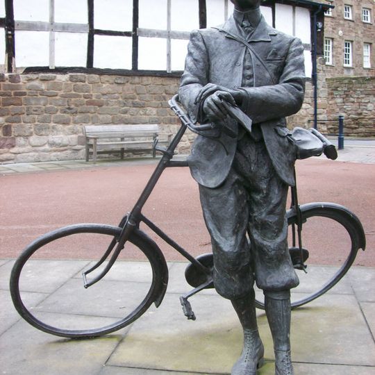 Edward Elgar statue