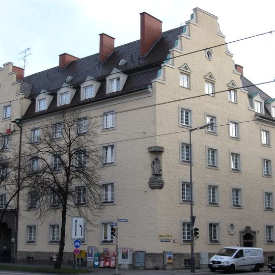 Einsteinstraße 54/58/60/62