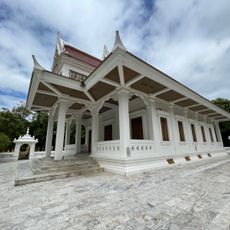 Wat Lat Pla Khao