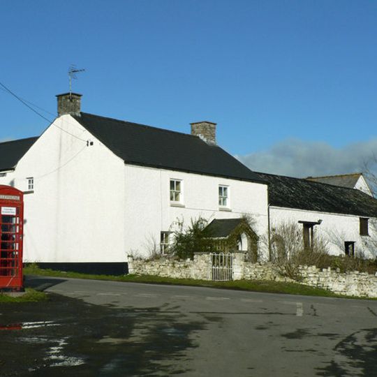Mount Pleasant Farmhouse with attached Barn