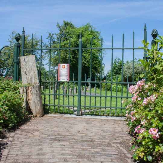 Toegangshek bij kerkhof