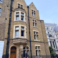 Presbytery to the Roman Catholic Church of St James