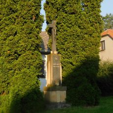 Kříž na návsi v Pohořelicích