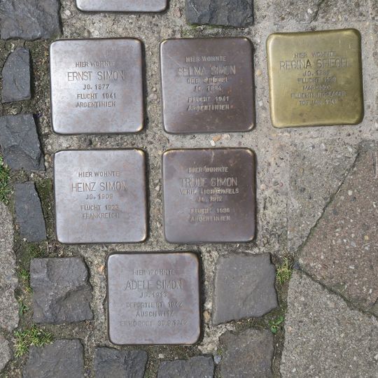 Stolperstein en memoria de Alfred Loe