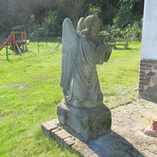 Socha anděla před kaplí v Kaňkově