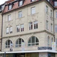 Wohn- und Geschäftshaus