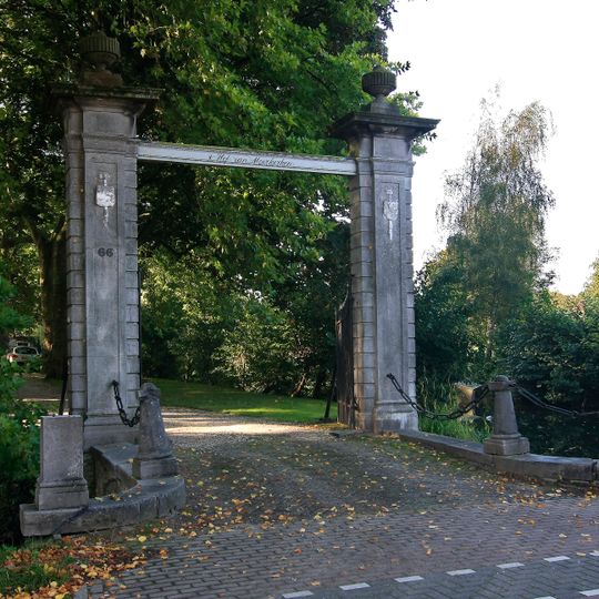 Hof van Moerkerken: inrijhek