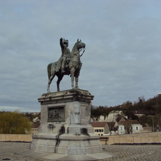 Equestrian statue of Napoleon