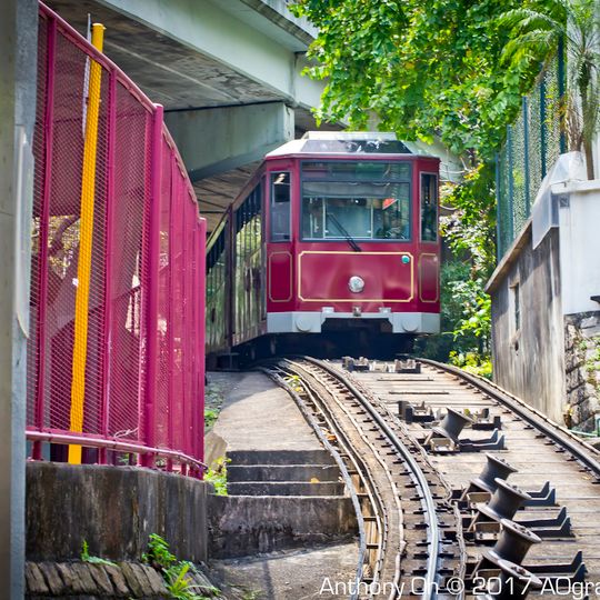 舊紅色/綠色車廂山頂纜車 Old Peak Tram carriages