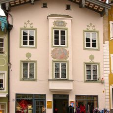 Wohn- und Geschäftshaus