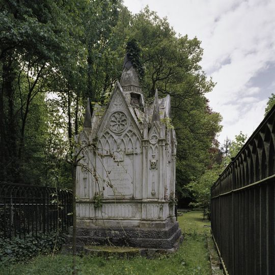 Algemene Begraafplaats: Grafmonument voor de familie Dudok van Heel