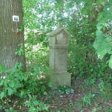 Kříž západně od Chodského Újezdu u rybníka Podlesák