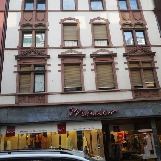 Wohn- und Geschäftshaus