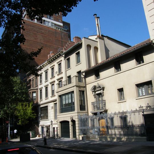 Casa Barbara Rutherford Hatch