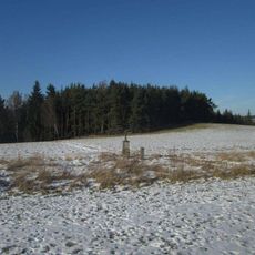 Kříž severovýchodně od Kosova nad Dolským mlýnem