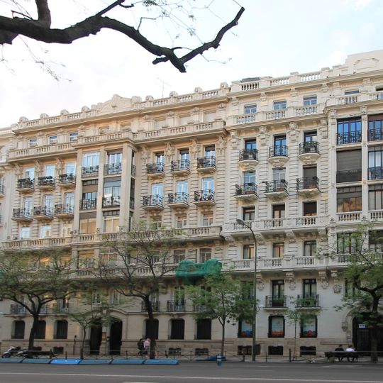 Three housing buildings for Mr. Fernández-Garón and Mr. Clot
