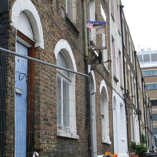 18-34, Mount Terrace E1